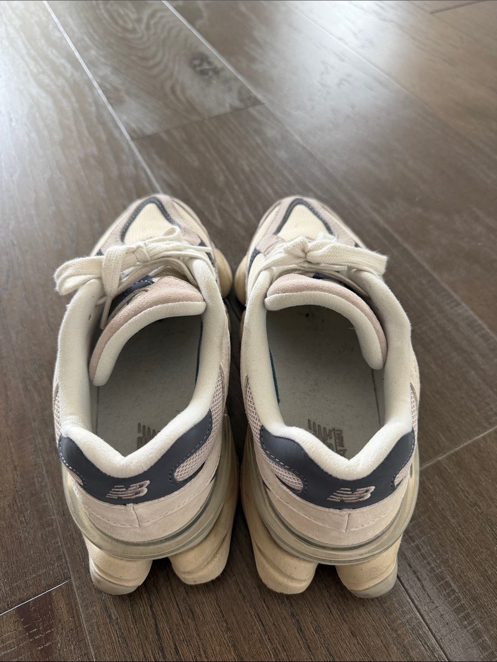 New Balance 9060 - Picture 4 of 6